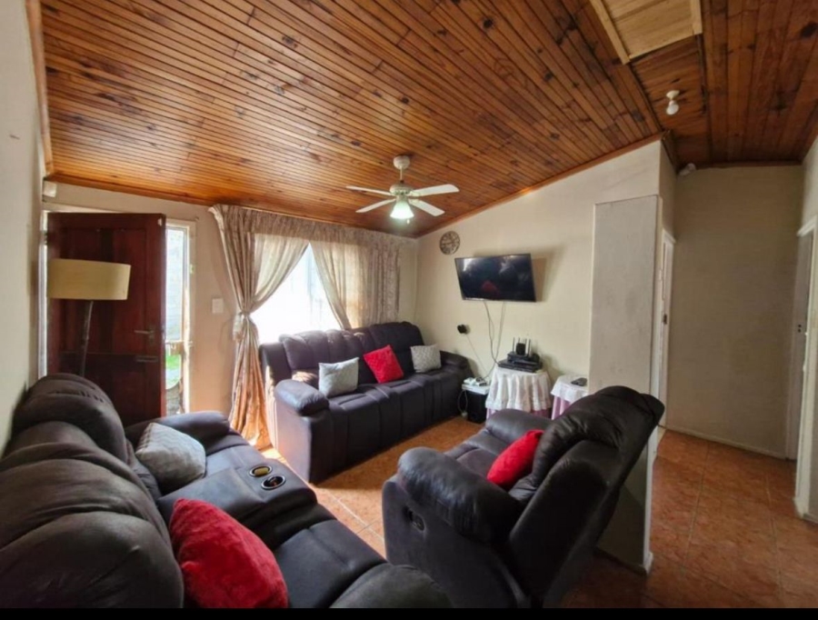 3 Bedroom Property for Sale in Sunnyridge Eastern Cape